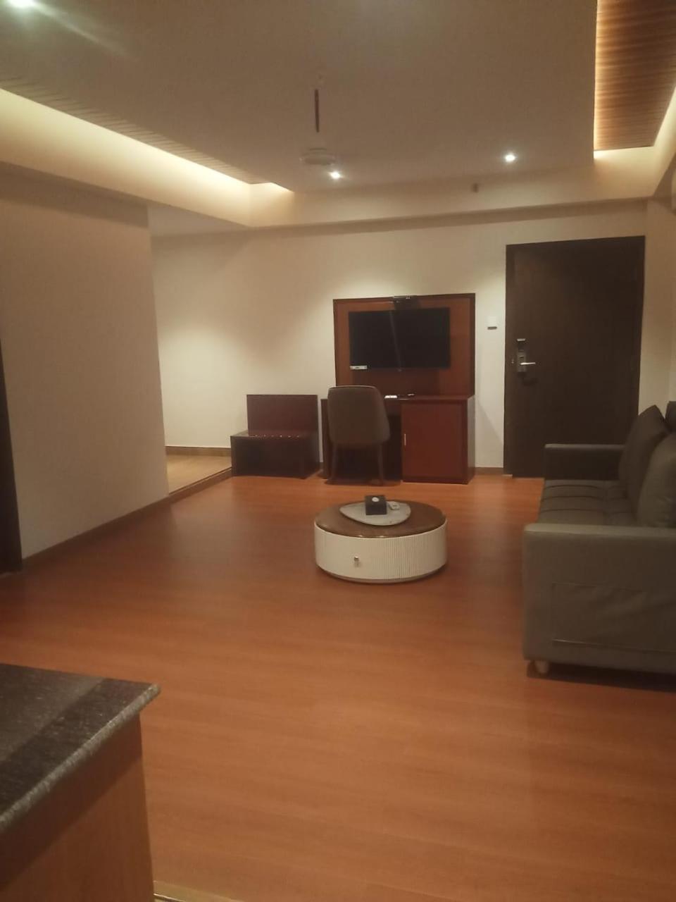 Park Avenue Hotel & Apartments Trichy Tiruchirappalli Ngoại thất bức ảnh