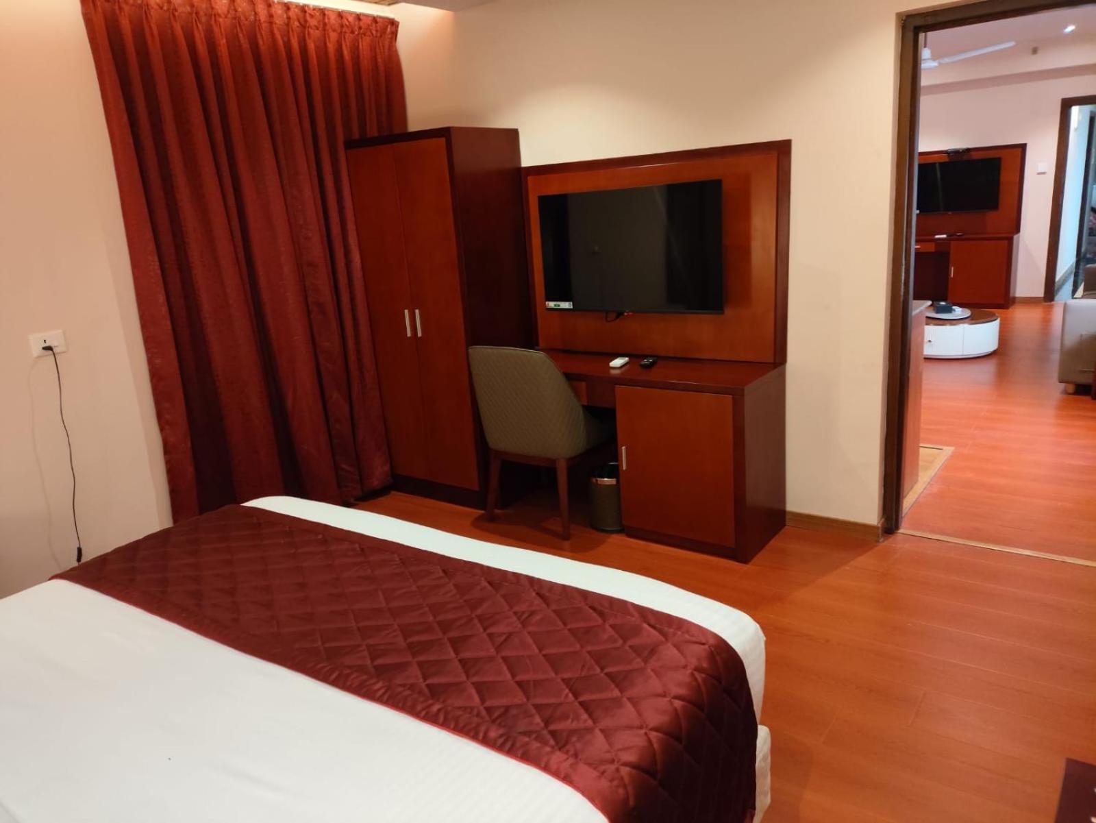Park Avenue Hotel & Apartments Trichy Tiruchirappalli Ngoại thất bức ảnh