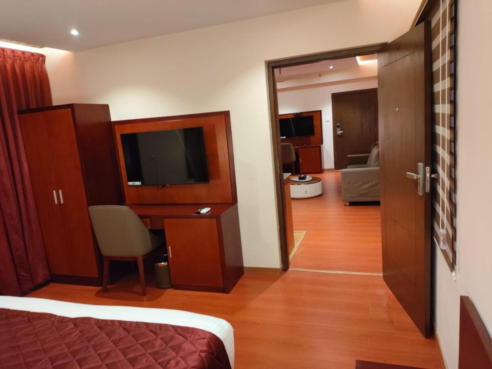 Park Avenue Hotel & Apartments Trichy Tiruchirappalli Ngoại thất bức ảnh